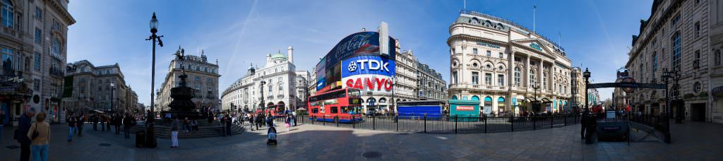 Piccadilly Circus in Londen. Photo by DAVID ILIFF. License: CC-BY-SA 3.0