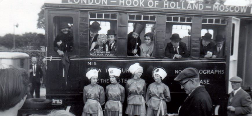 Zomercarnaval in Harwich 1960. Credit dhr Brown