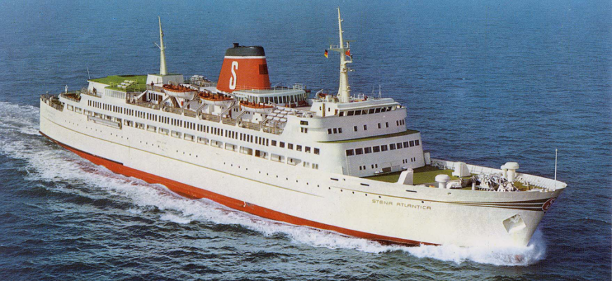 Stena Atlantica in 1972 op zee bij Kiel